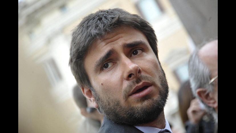 Di Battista (M5S): Berlusconi voleva vedermi ma io ho detto no