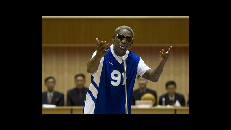 Nord Corea,’buon compleanno’ di Rodman a Kim prima amichevole basket