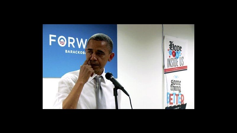 Usa 2012, video mostra Obama in lacrime che ringrazia staff a Chicago