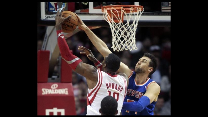 Nba, Bargnani si aggiudica derby con Datome, San Antonio vince all’overtime. 19 punti per Belinelli