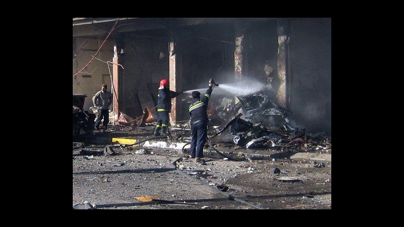 Iraq: uccisi 25 militanti al-Qaeda in raid aereo governo a Ramadi