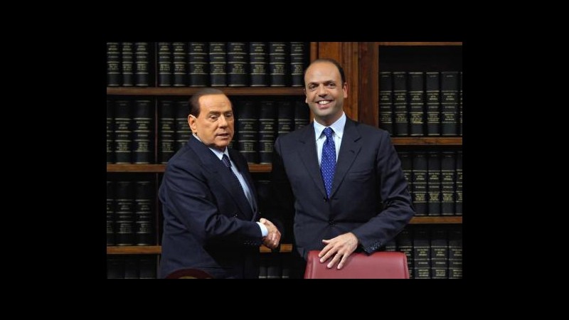 Primarie, Alfano punta i piedi e Berlusconi fa un passo indietro: Ha ragione lui