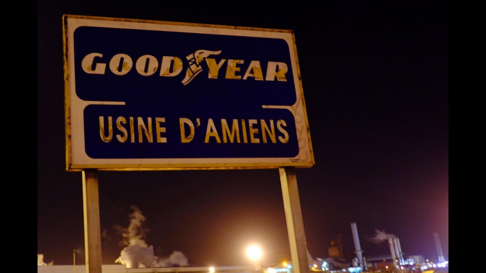 Francia, notte in azienda per capi Goodyear sequestrati da dipendenti