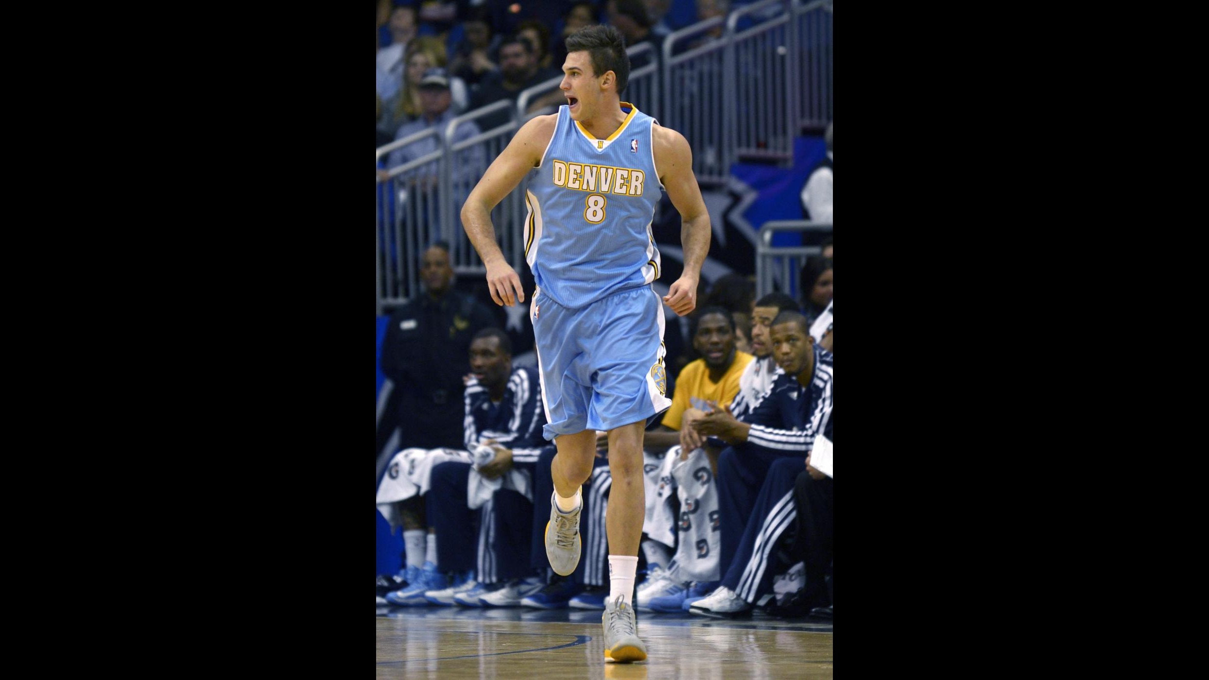 Basket, Nba: Gallinari vince, Bargnani sconfitto, Lakers in crisi