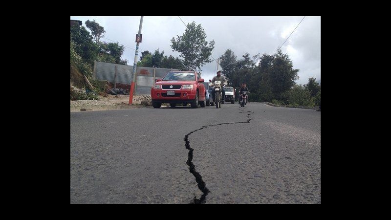 Guatemala, terremoto 7.4 nel Pacifico: almeno 39 morti