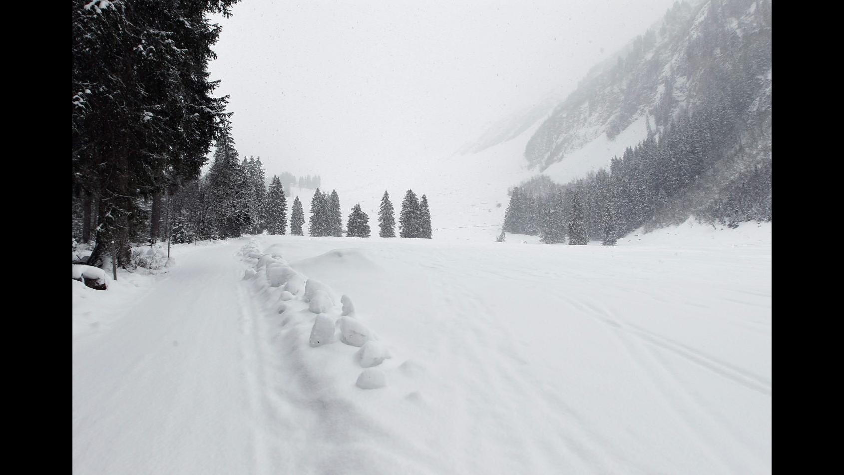 Courmayeur, valanga sul  ghiacciaio del Toula: 5 in salvo,  non risultano dispersi