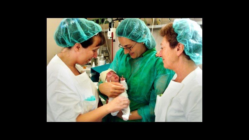 Legge 40, madri potranno disconoscere il figlio in provetta
