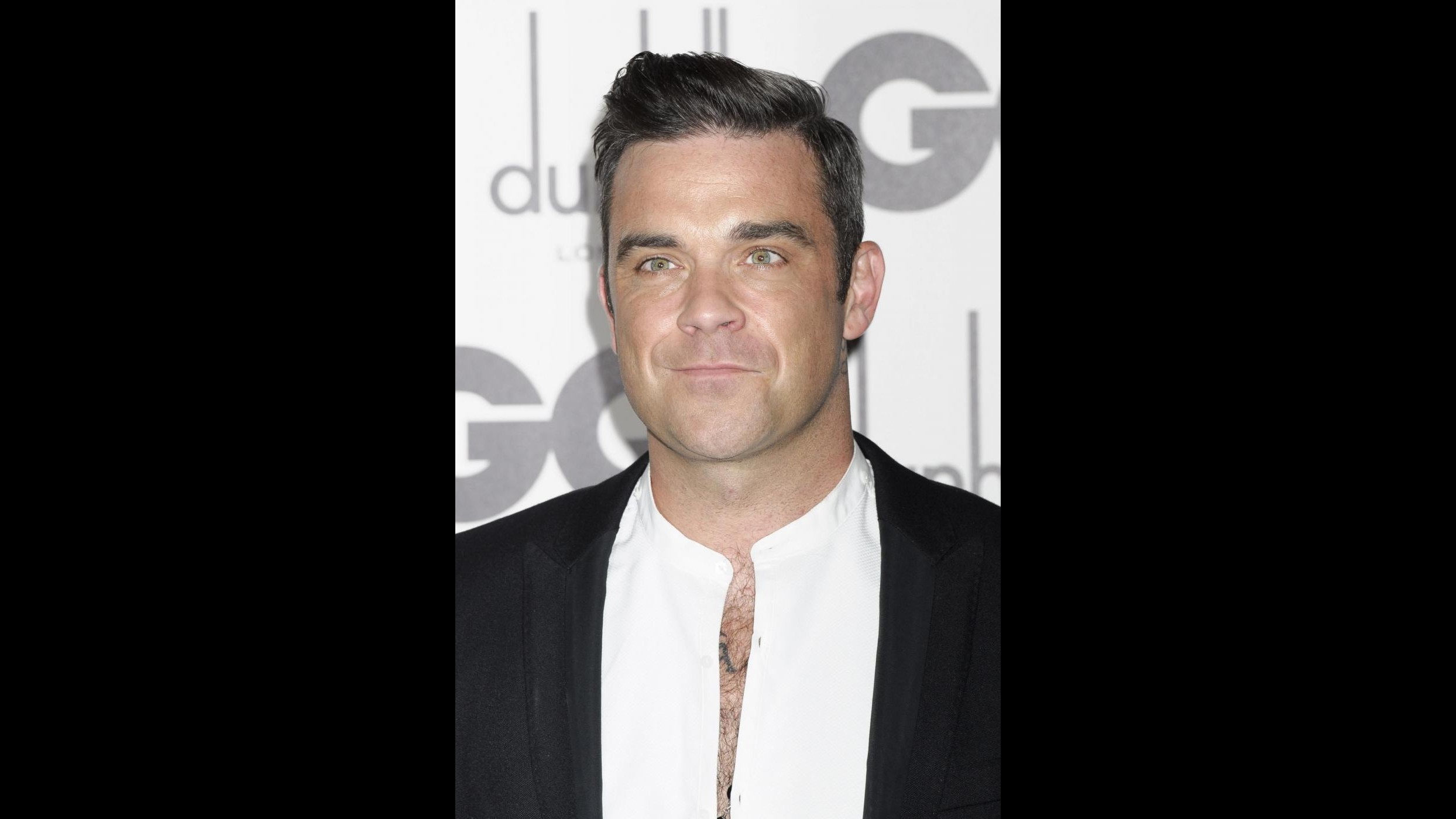Robbie Williams accende le luci di Natale a Londra