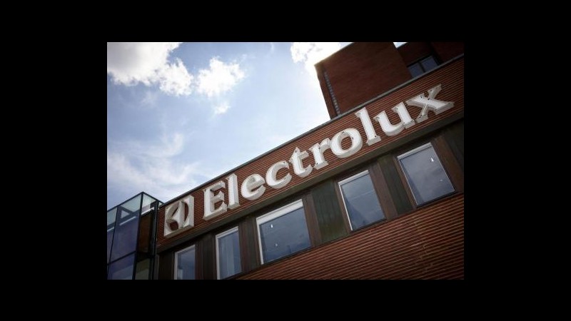 Electrolux, ad: Vogliamo restare in Italia, ma tagliare costo lavoro
