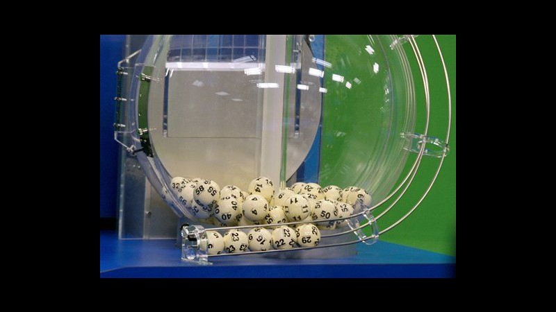Usa, due vincitori per jackpot Powerball da 579 milioni di dollari