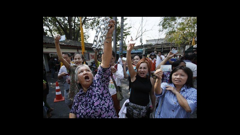 Thailandia, urne chiuse ma molti non hanno votato: rischio annullamento