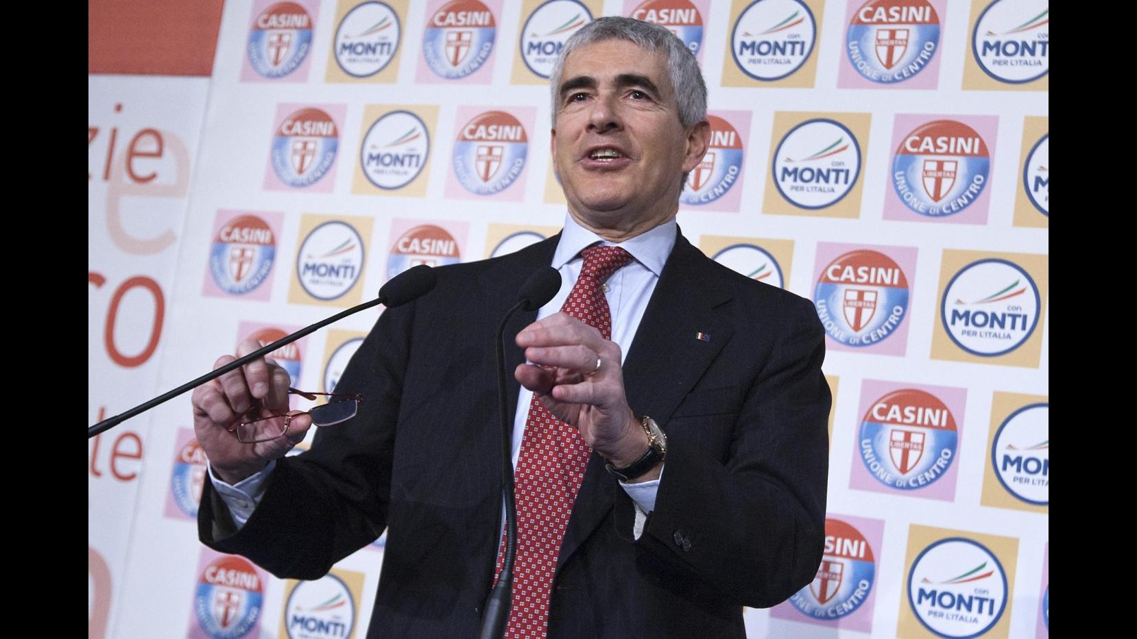 Casini: Udc non esiste, torno al centrodestra