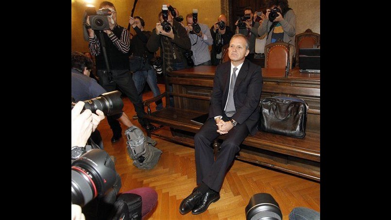 Austria, ex ministro Strasser a processo per corruzione: Sono innocente