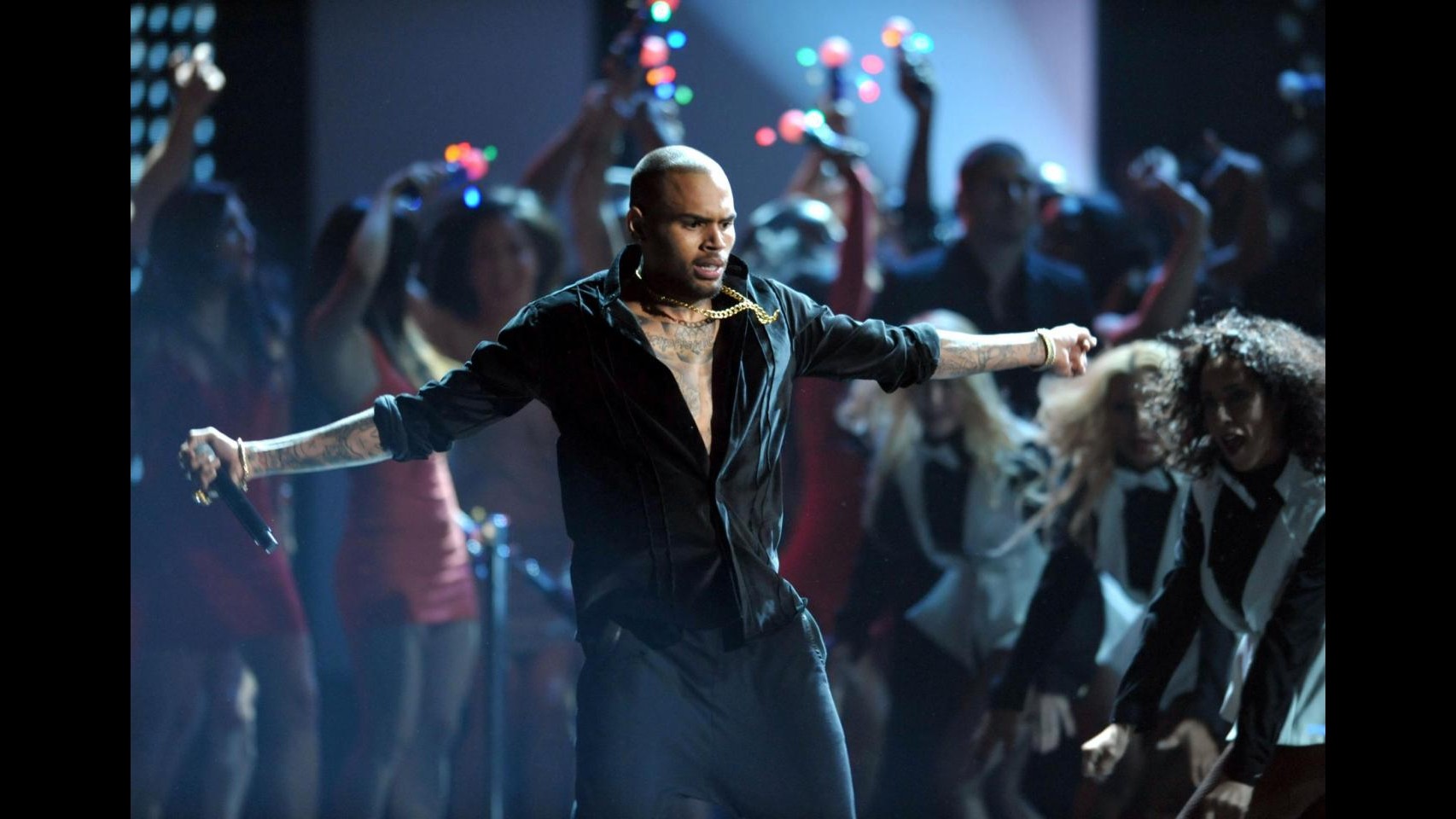 Chris Brown dopo lite su Twitter chiude il suo account
