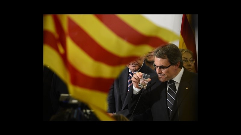 Spagna, attesa per la formazione di nuovo governo in Catalogna