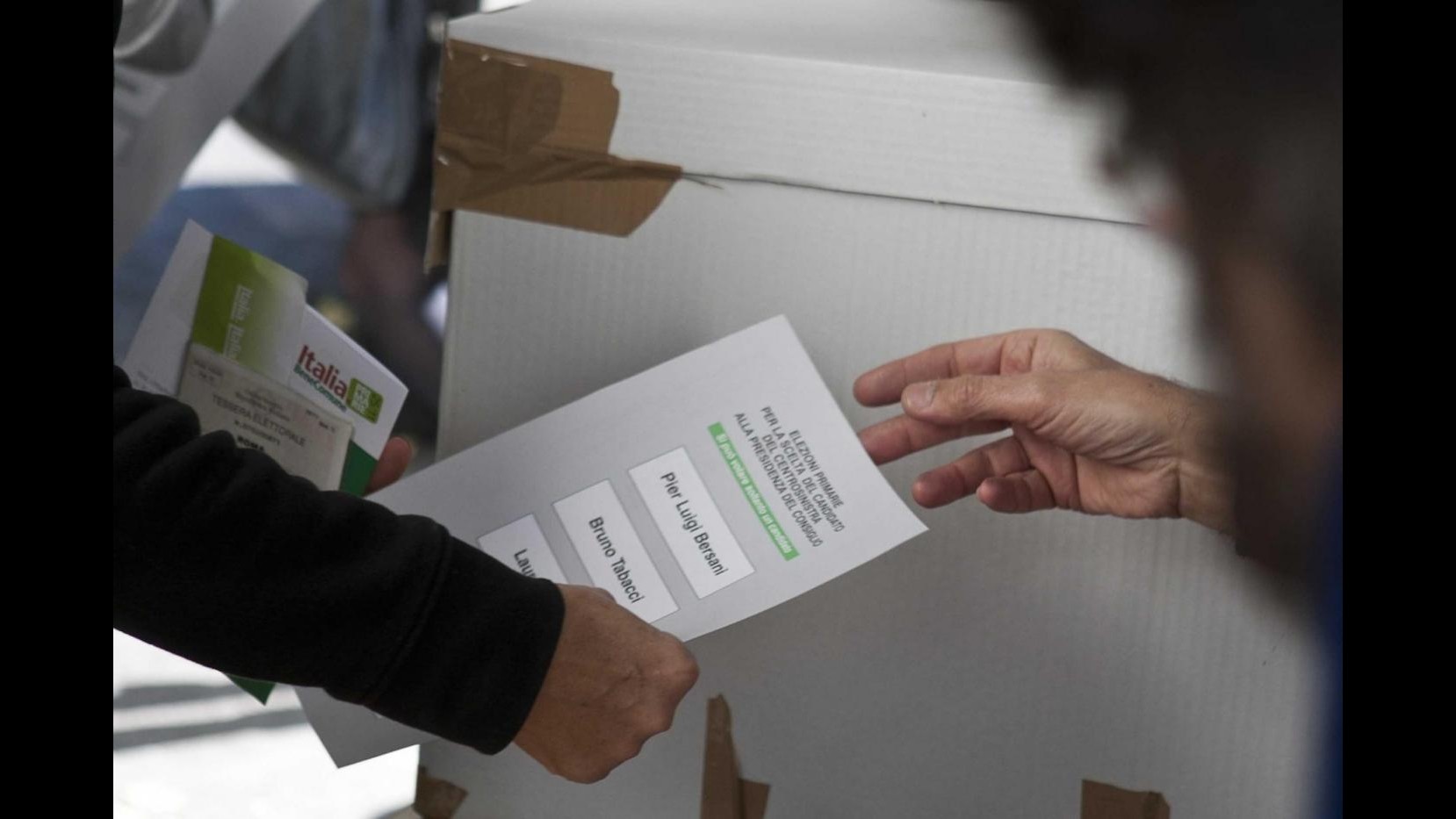 Primarie, 1 milione e 300mila persone già alle urne