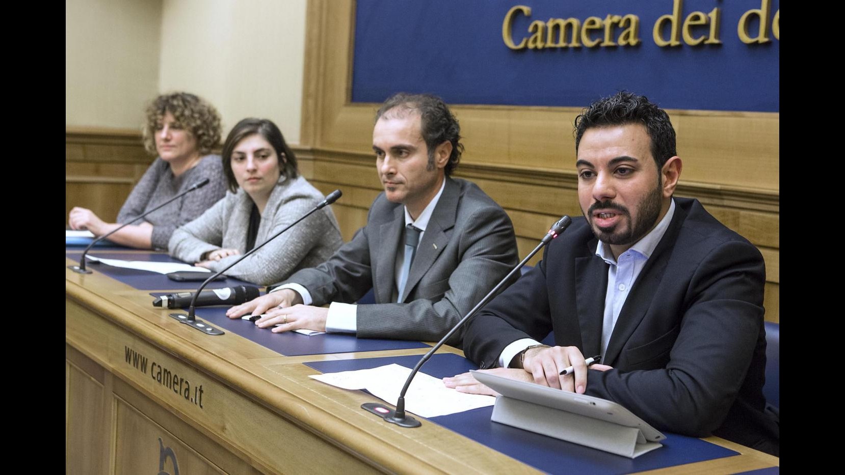 Roma, procura indaga Sorial(M5S) per vilipendio a capo dello Stato