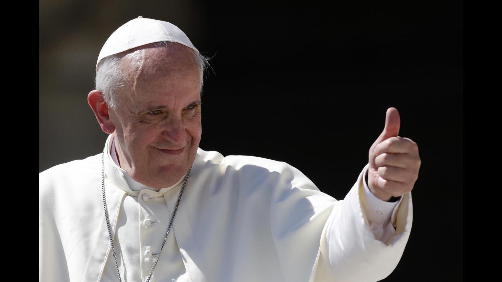 Papa: Usura drammatica piaga sociale, ferisce la dignità inviolabile