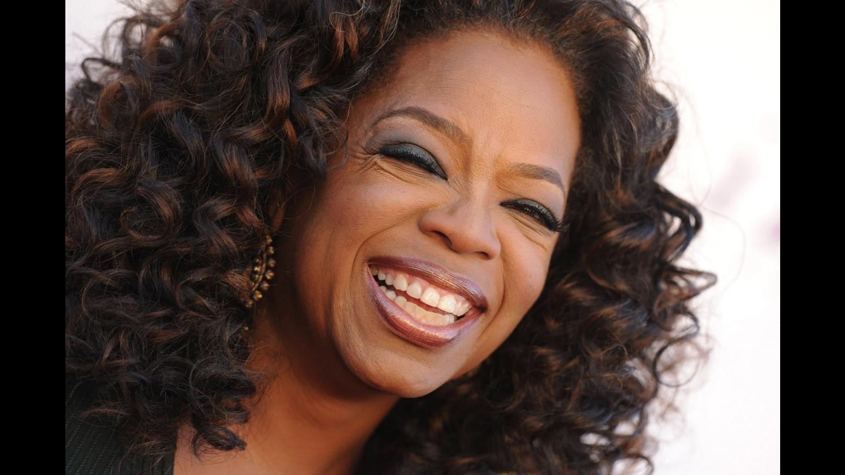 Oprah Winfrey, la regina dei salotti Usa spegne 60 candeline