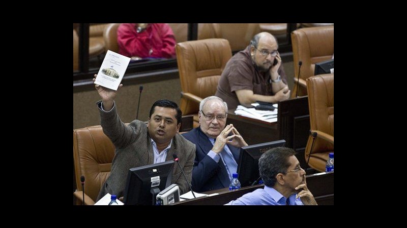 Nicaragua, eliminato limite mandati presidente: Ortega può ricandidarsi