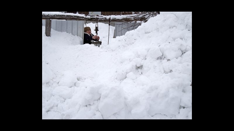Romania, tempeste di neve nel sudest: scuole chiuse, migliaia bloccati
