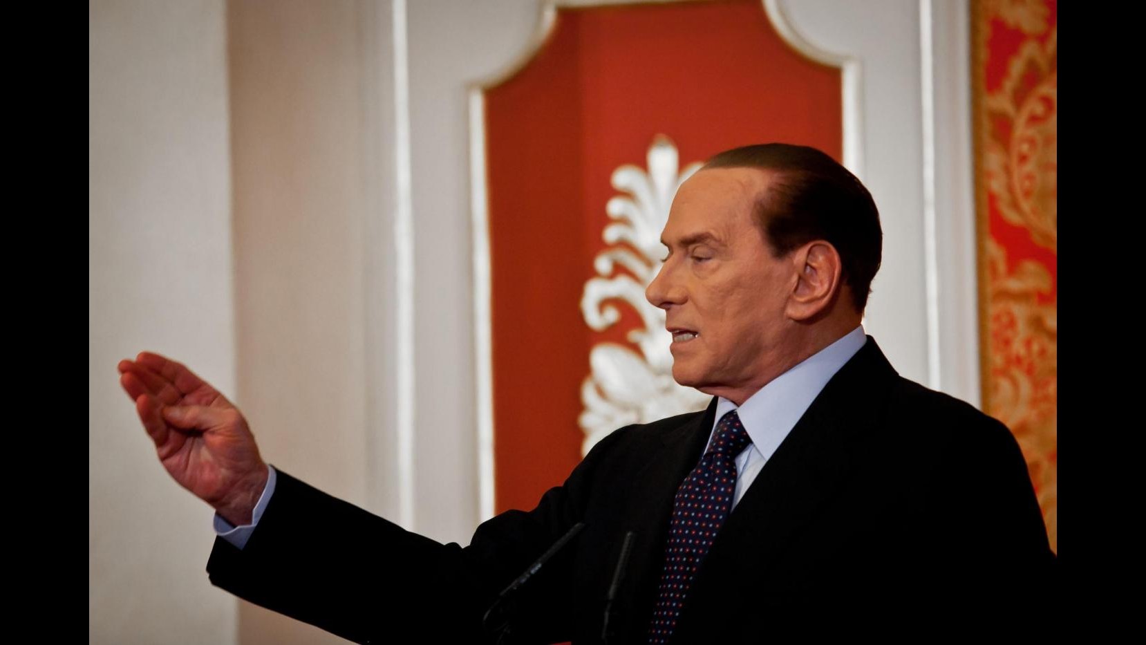 Berlusconi: Tornare in campo? Vediamo, ci sto pensando