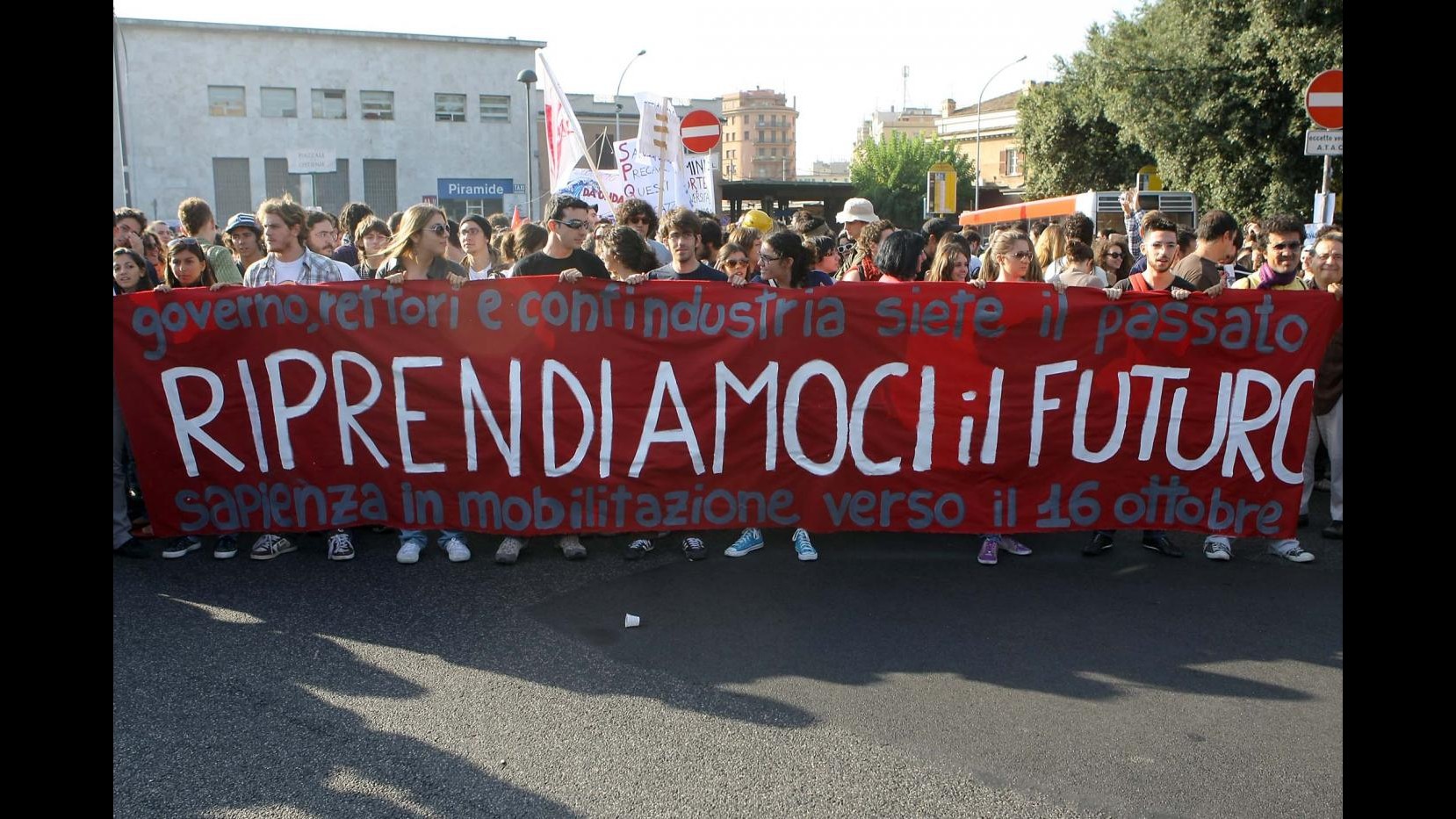 Cgil: In Italia 4 milioni di precari, +21,4% rispetto al 2008