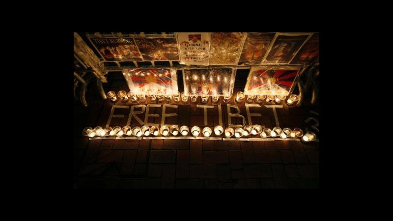 Cina, nuove autoimmolazioni di tibetani: 80 morti dal 2009