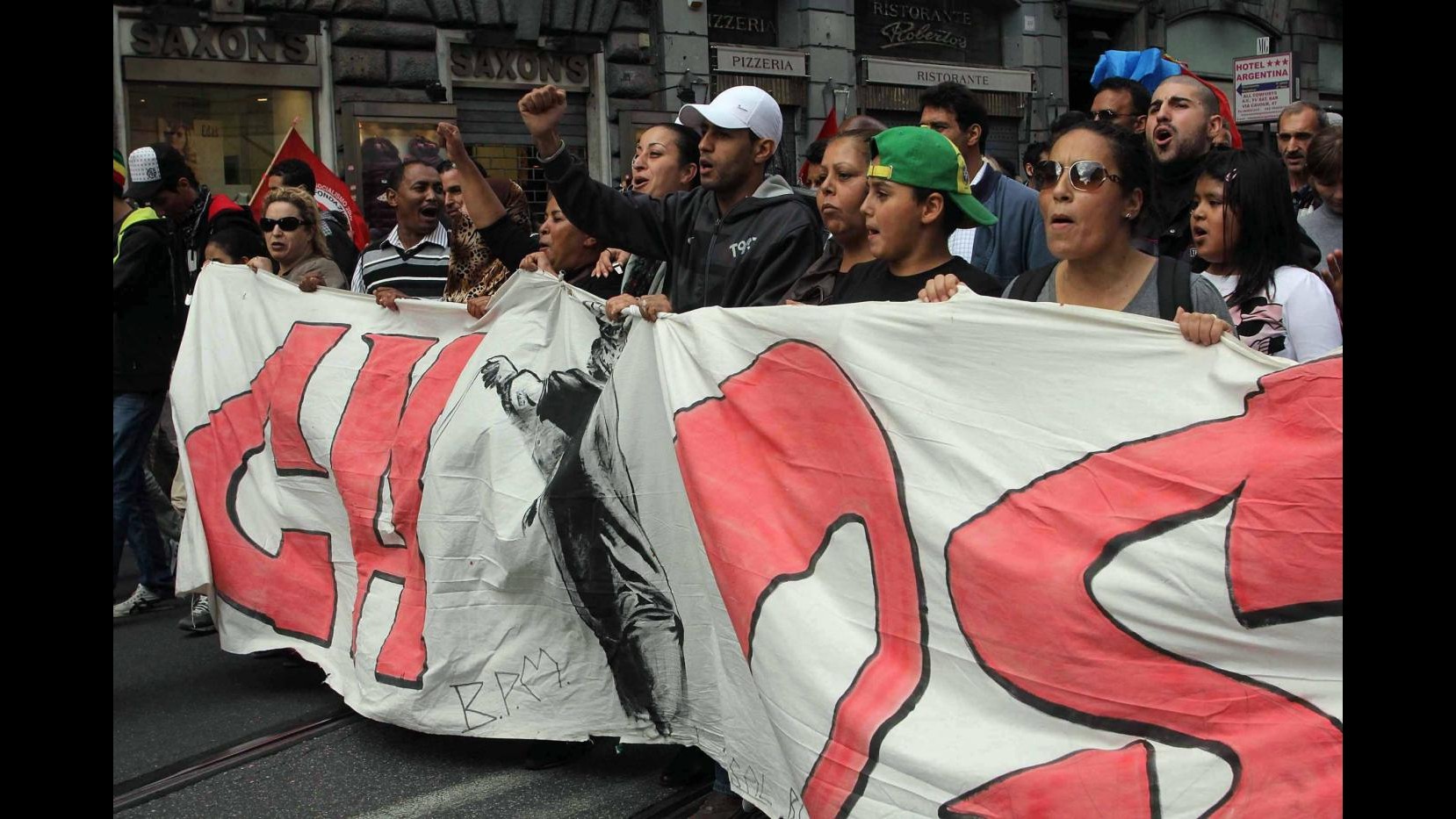 Cortei Roma, partiti studenti da Piramide: direzione centro