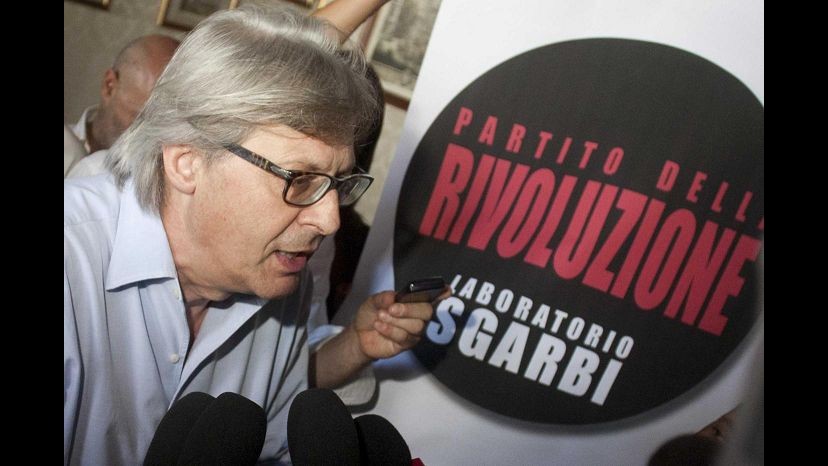 Primarie, Sgarbi: Mi ritiro, disgustato da parole Alfano