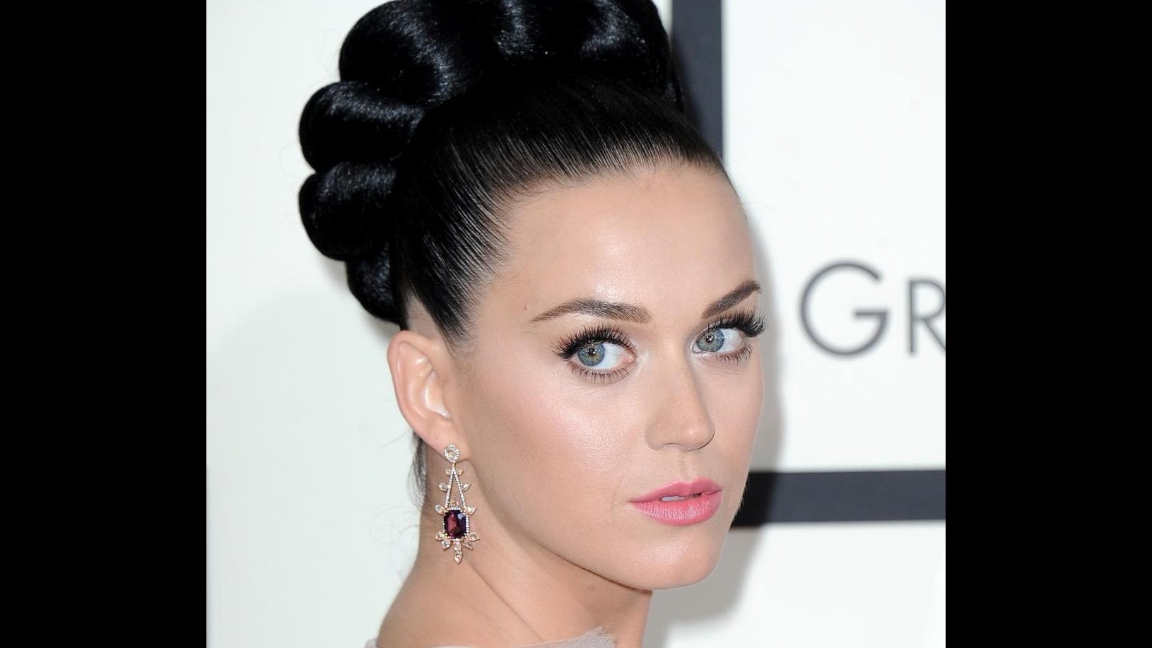 Katy Perry spaventata da aumento sparatorie: Prego per un cambiamento