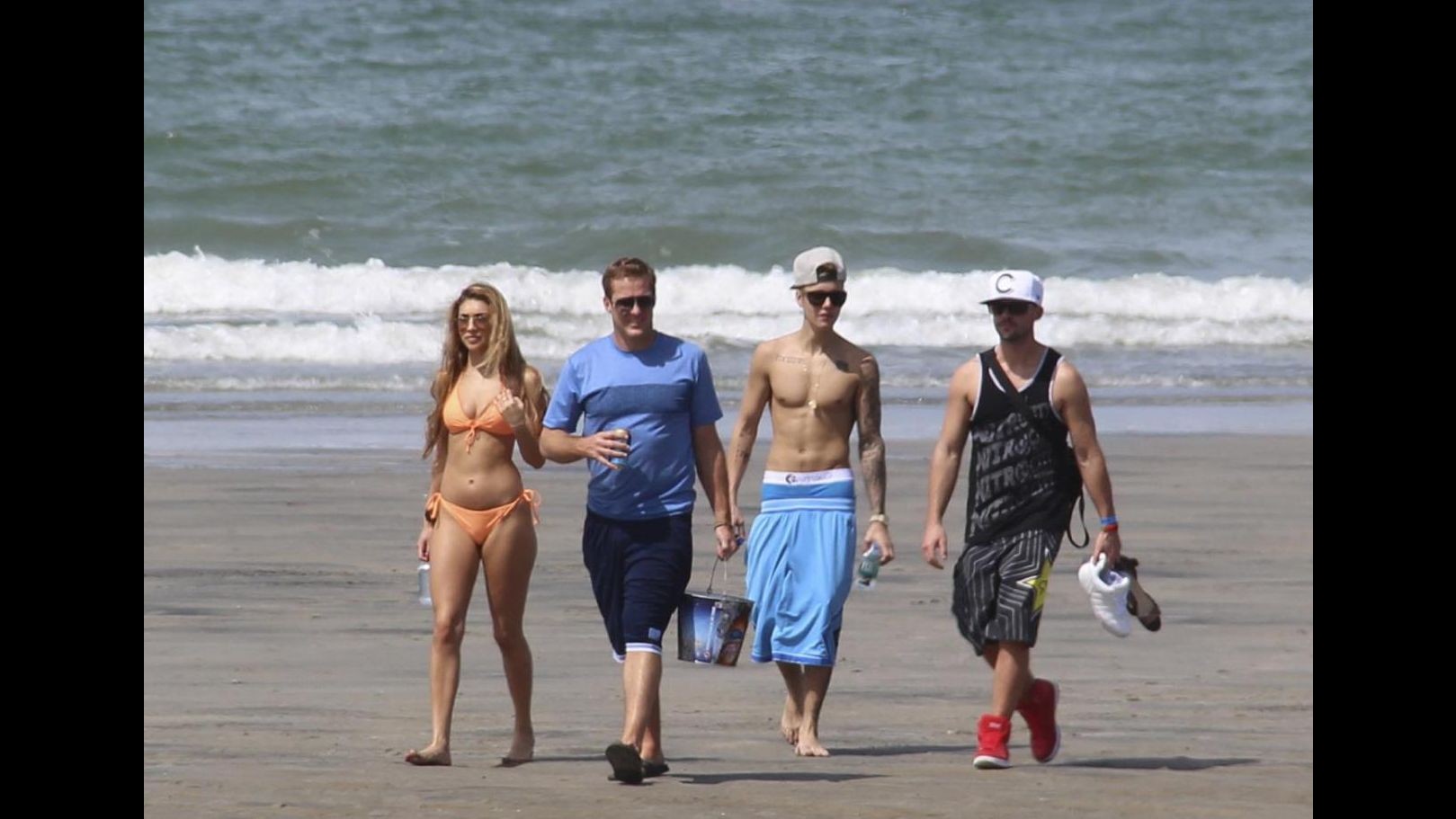 Justin Bieber in vacanza a Panama, si rilassa con sport acquatici