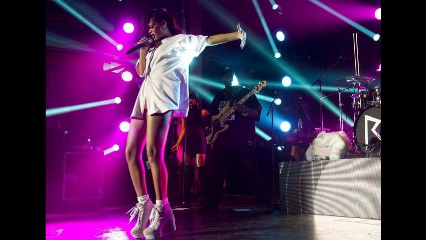 Il 777 Tour di Rihanna un flop tra caos e ritardi