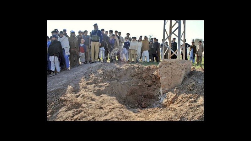 Pakistan, giocano con granata: 6 bambini uccisi da esplosione ad Hangu