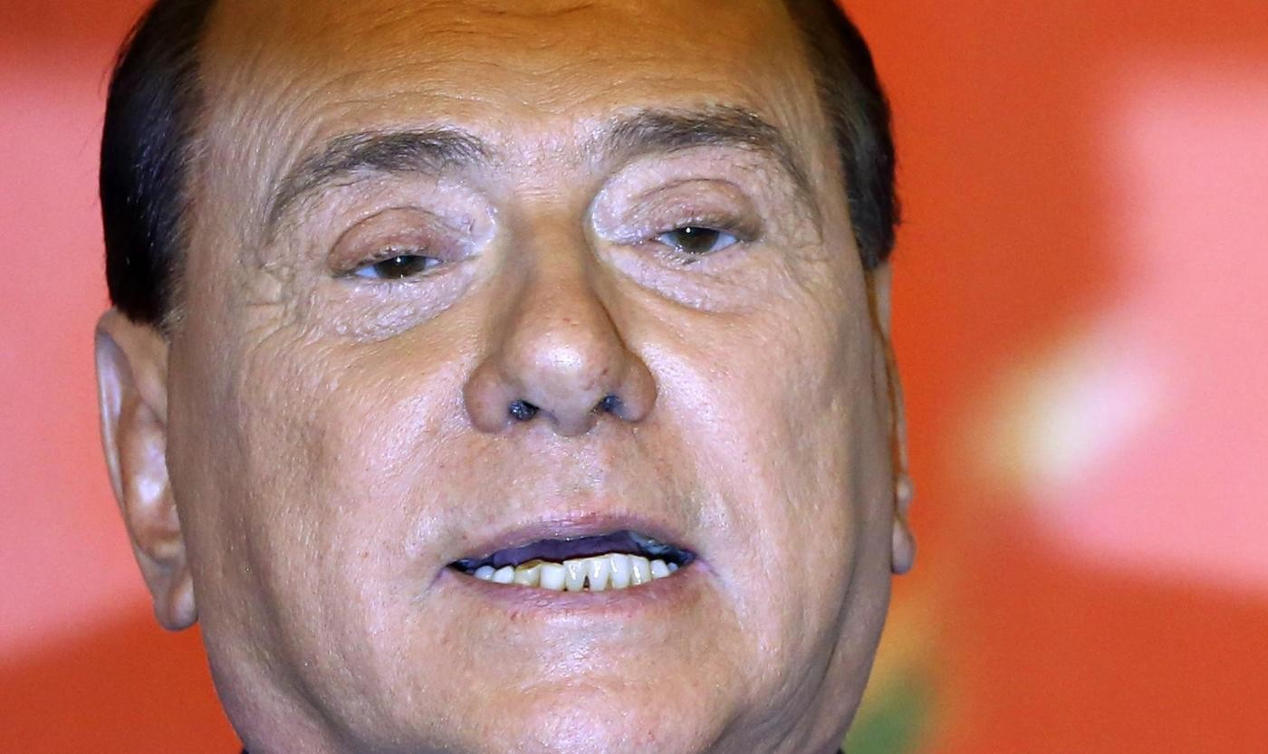 I 20 anni in campo di Berlusconi: anniversario Forza Italia e svolta nel look: Cav mostra le rughe