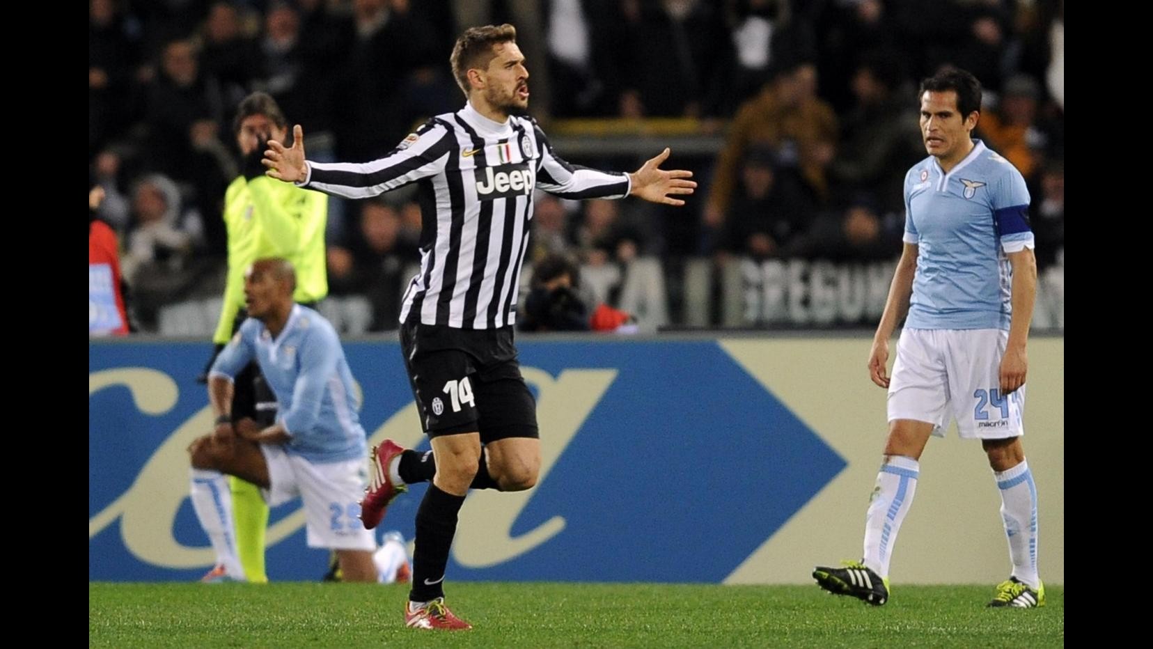 Serie A, Juve in dieci riacciuffa la Lazio: Candreva e Llorente firmano l’1-1