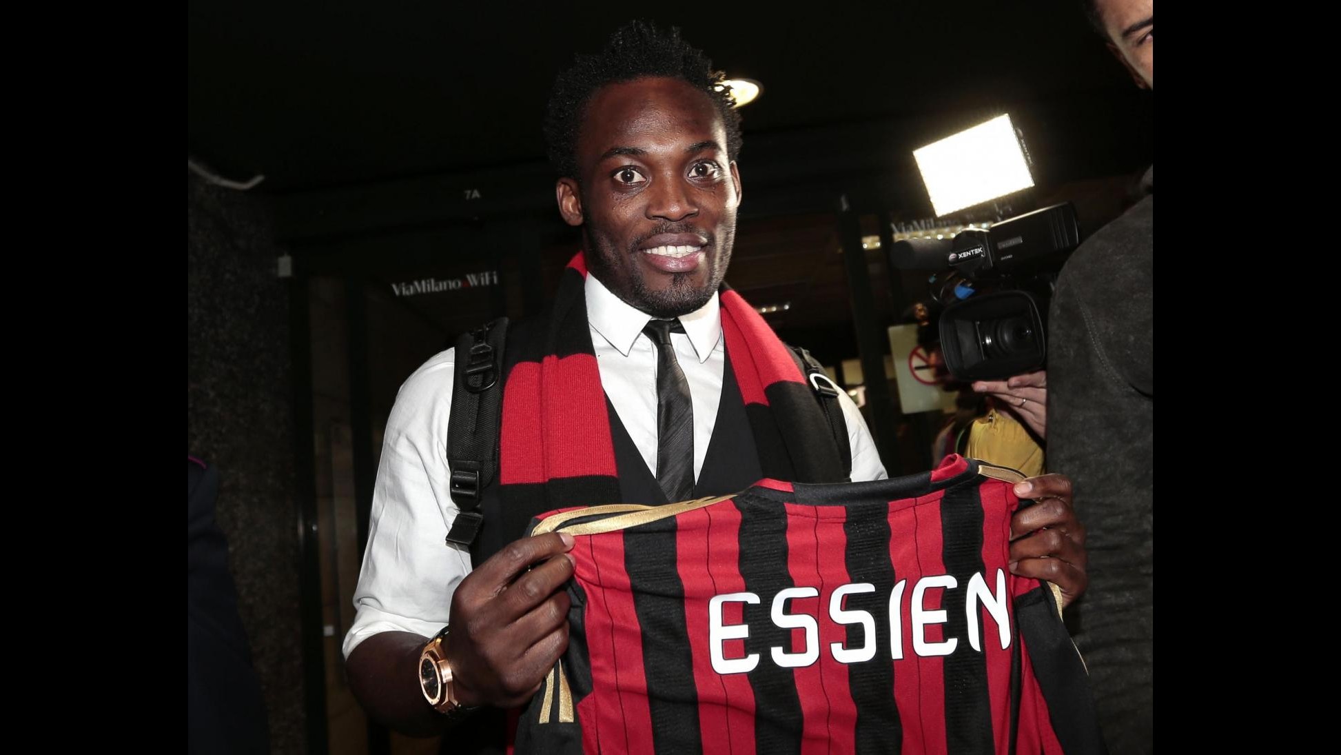 Essien arrivato a Milano: Felice di essere al Milan, è un grande club. Sono qui per Clarence Seedorf