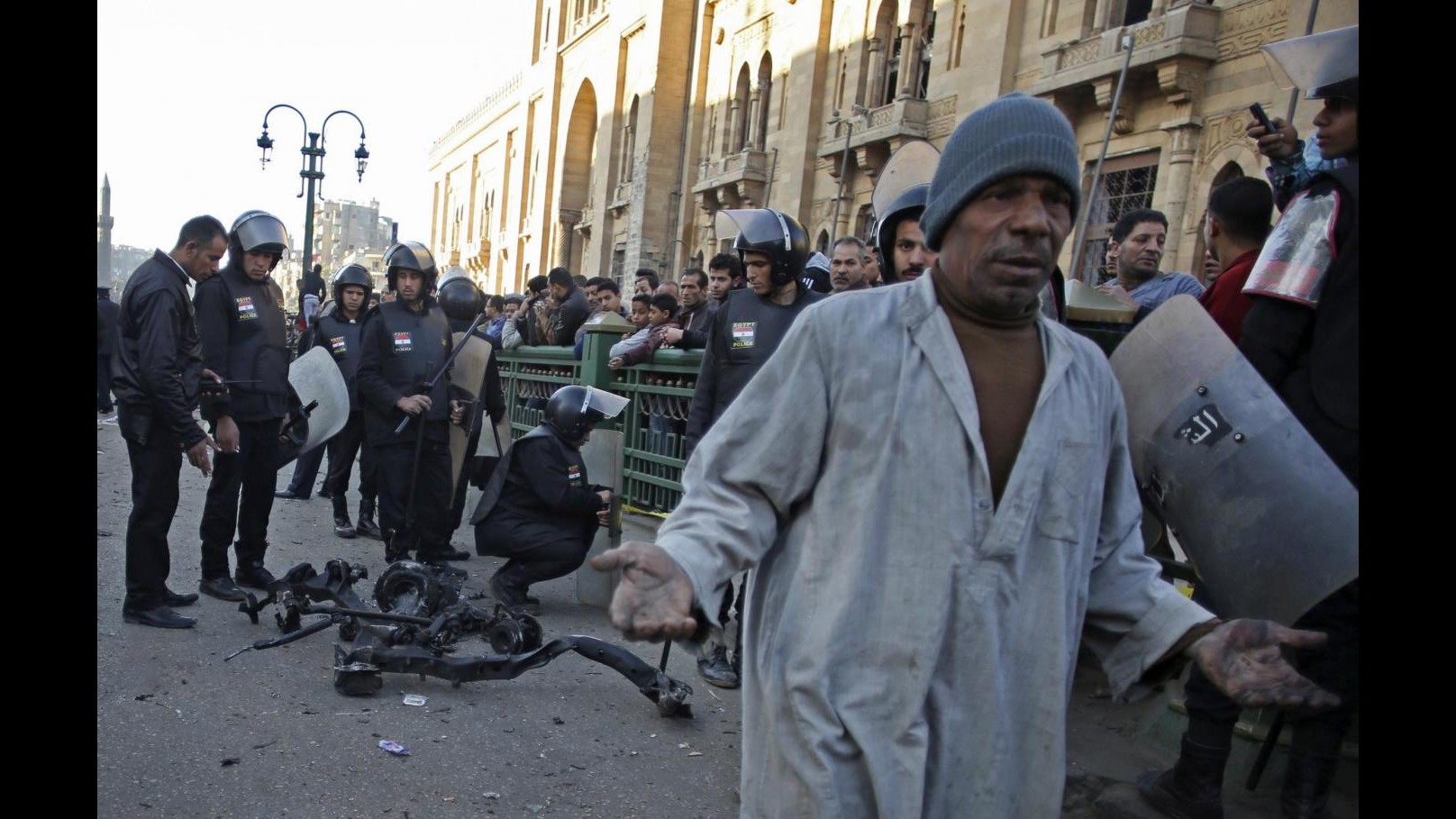 Egitto, quarta esplosione al Cairo, vicino a cinema: un morto