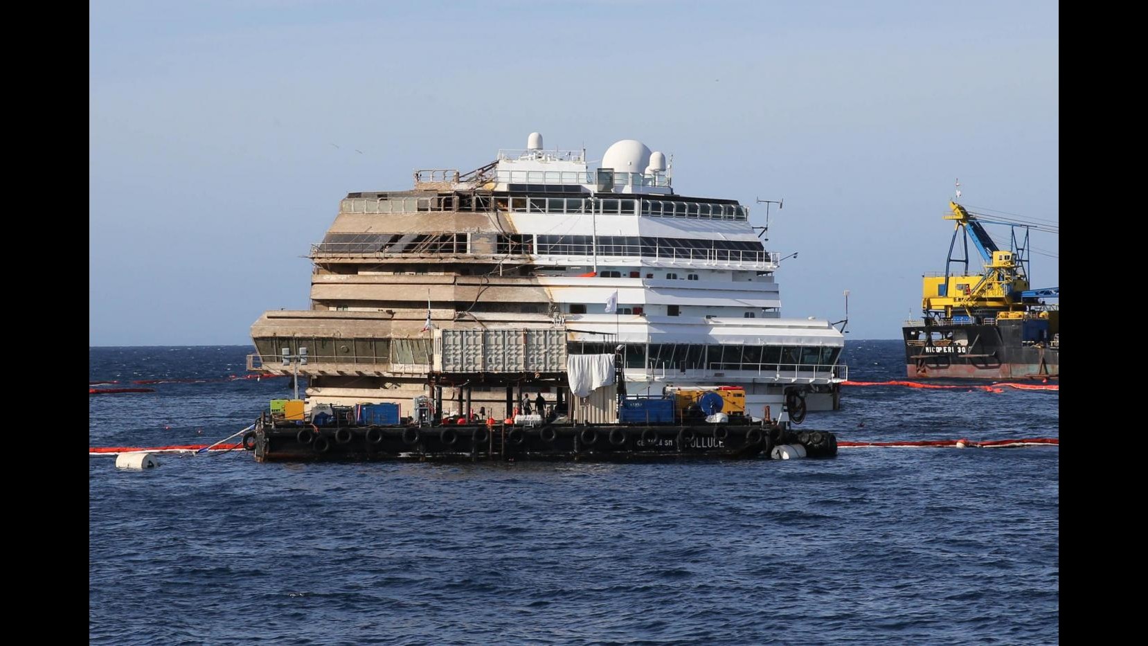 Costa Concordia, squadra di periti per la prima volta sulla nave