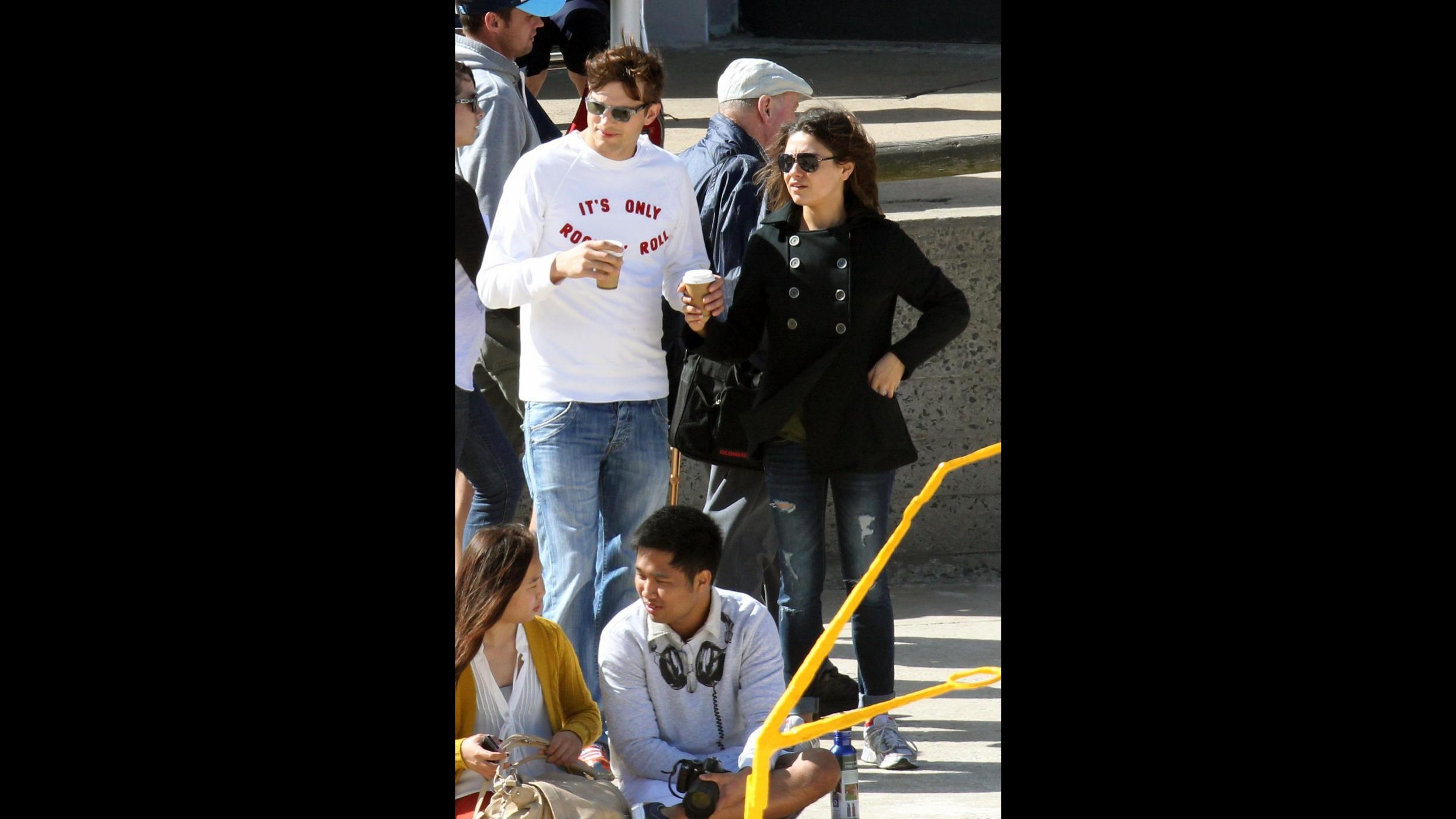 Cena romantica a Roma per Ashton Kutcher e Mila Kunis