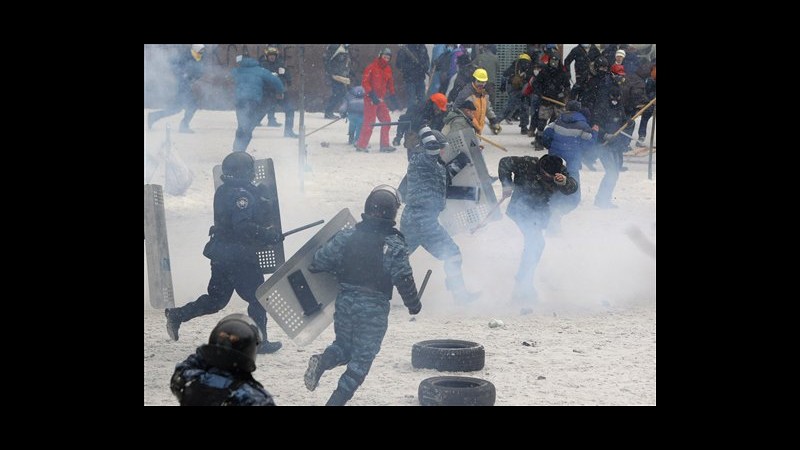 Ucraina, opposizione: Salgono a 5 manifestanti uccisi a Kiev