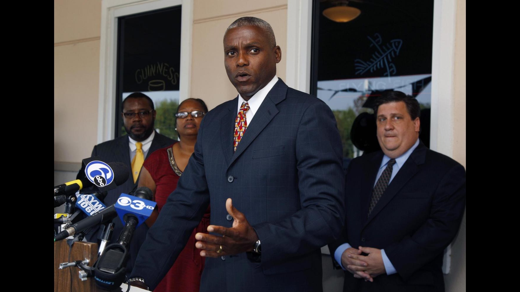 Primarie, Renzi e Bersani accomunati dal mito sportivo: è Carl Lewis