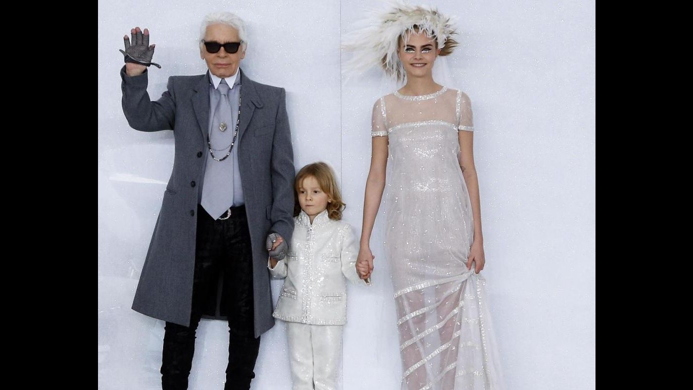 Francia, Karl Lagerfeld (Chanel): Hollande crudele e senza cuore