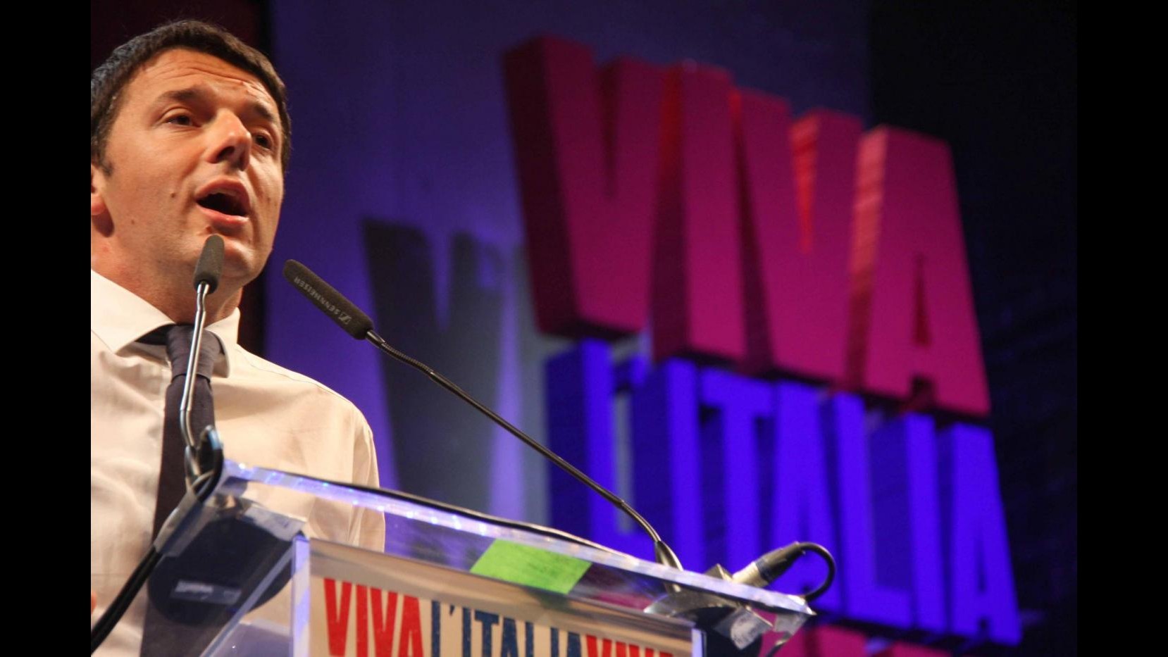 Primarie, Renzi nella sua Rignano: Rottamazione non è fatto anagrafico