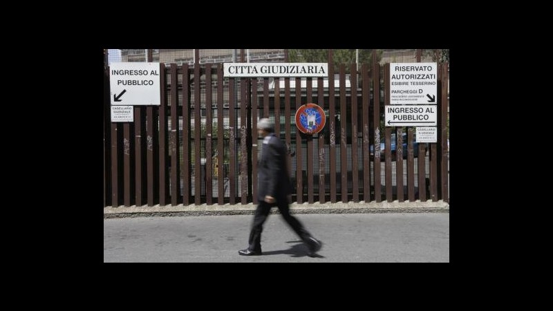 Nuovo arresto per monsignor Scarano. Sequestrati 6,5 mln