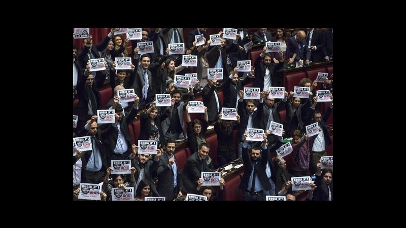 Camera, dl finanziamento pubblico ai partiti è legge. Protesta M5S in aula