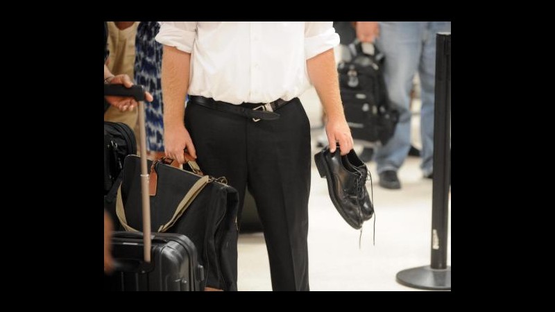 Allarme terrorismo su voli verso Usa: rischio esplosivi nelle scarpe