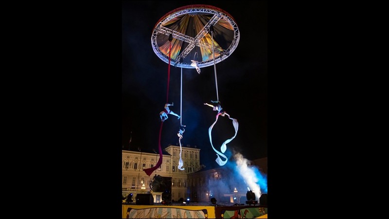 Torino,Circo Vertigo in piazza con ‘Carillon’ e testo della Litizzetto