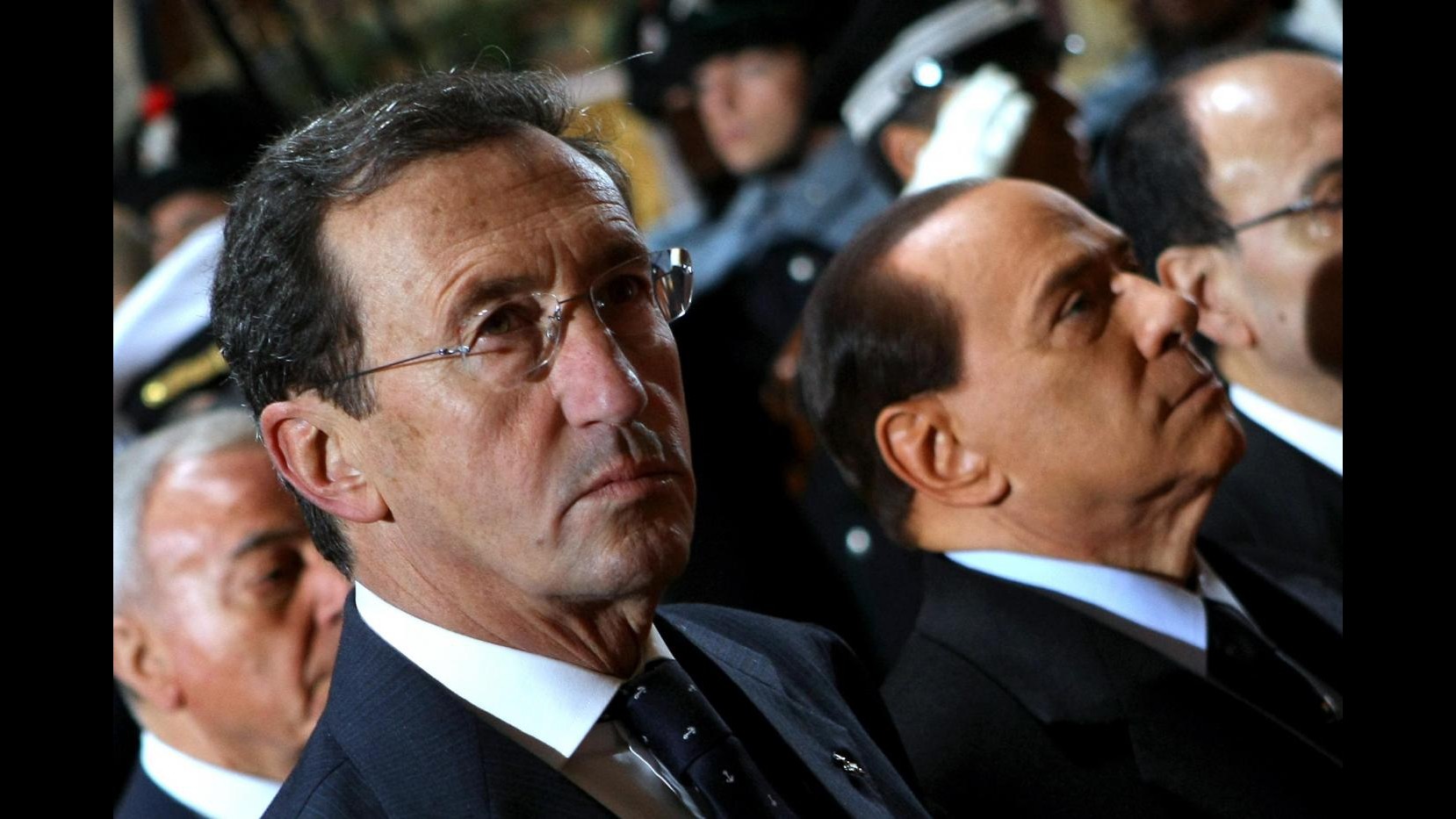 Fini: Berlusconi considera Monti una pedina, oramai è inaffidabile