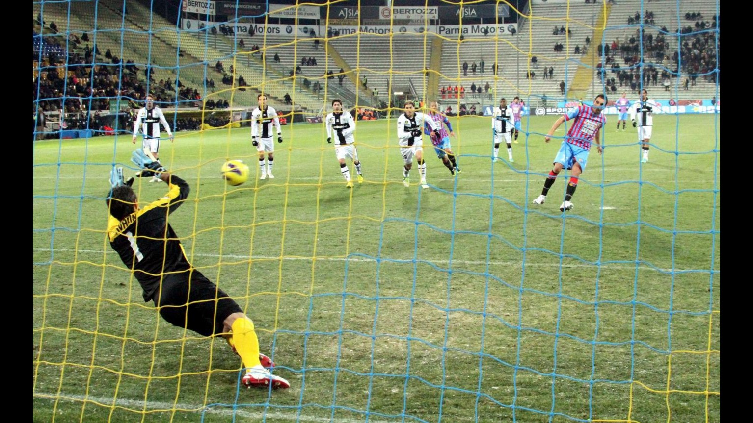 Coppa Italia, Catania passa di rigore e vola ai quarti: Parma è fuori